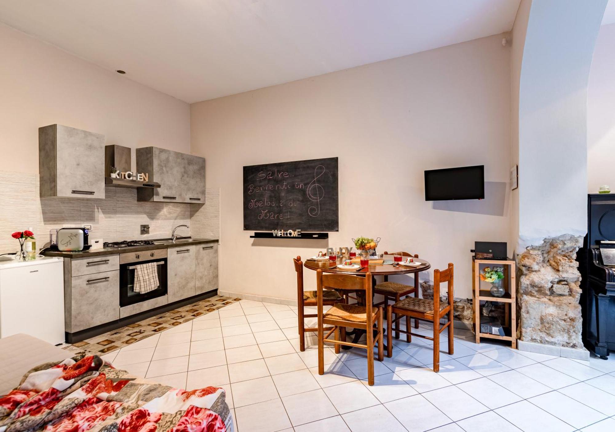 Melodia Di Mare, Teatro & Centro, Armonia E Relax Apartment Livorno Bagian luar foto